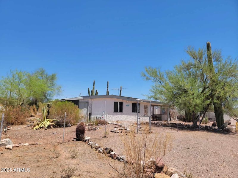 25712 Steinbeck Dr, Morristown, AZ 85342