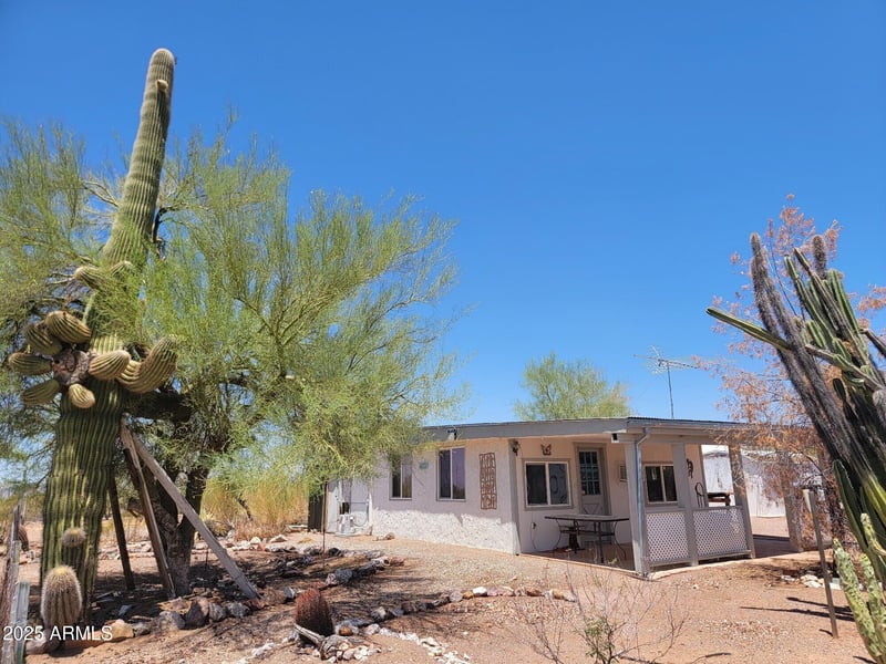 25712 Steinbeck Dr, Morristown, AZ 85342