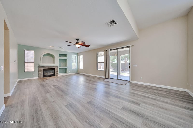 25714 70th Ln, Peoria, AZ 85383