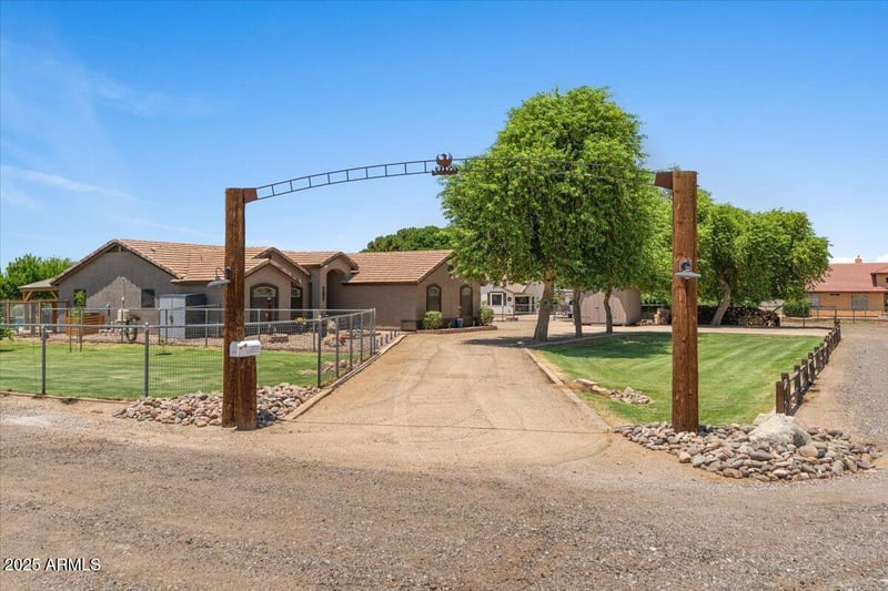 25720 206th Pl, Queen Creek, AZ 85142