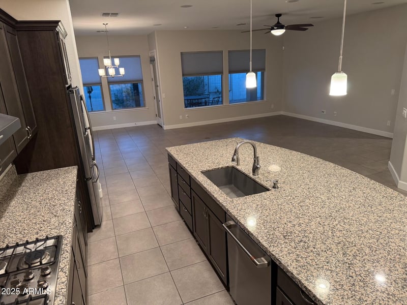25725 19th Glen, Phoenix, AZ 85085