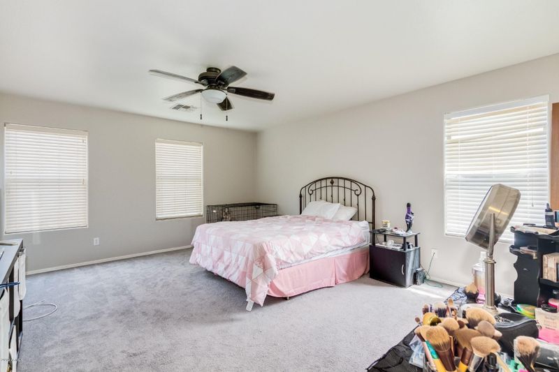 2573 E Meadow Lark Way, San Tan Valley, AZ 85140