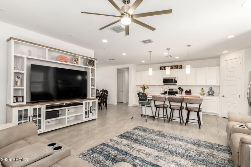 2574 Barks Canyon Trl, Apache Junction, AZ 85119