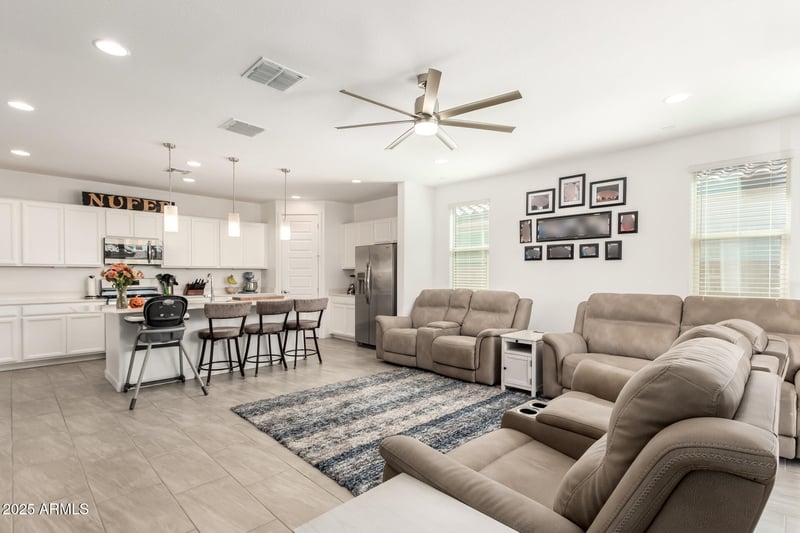 2574 Barks Canyon Trl, Apache Junction, AZ 85119