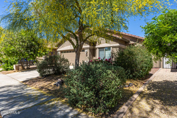 2574 Woburn Ln, Phoenix, AZ 85085