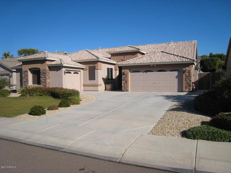 25747 N 69th Dr, Peoria, AZ 85383