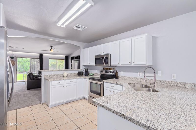 2575 E Morgan Dr, Gilbert, AZ 85295