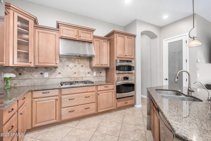 2576 E Ironside Ct, Gilbert, AZ 85298