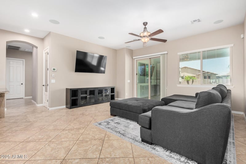 2576 Ironside Ct, Gilbert, AZ 85298