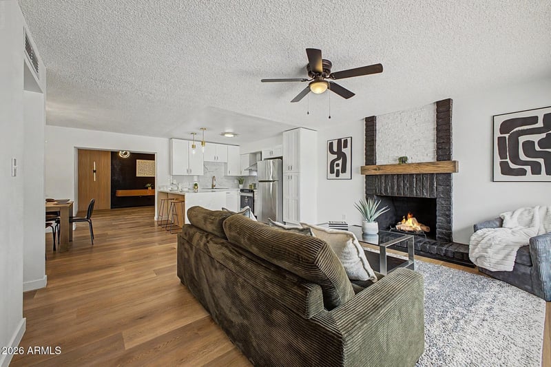 2577 Sweetwater Ave, Phoenix, AZ 85032