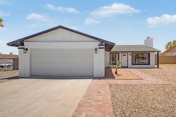 2577 Sweetwater Ave, Phoenix, AZ 85032