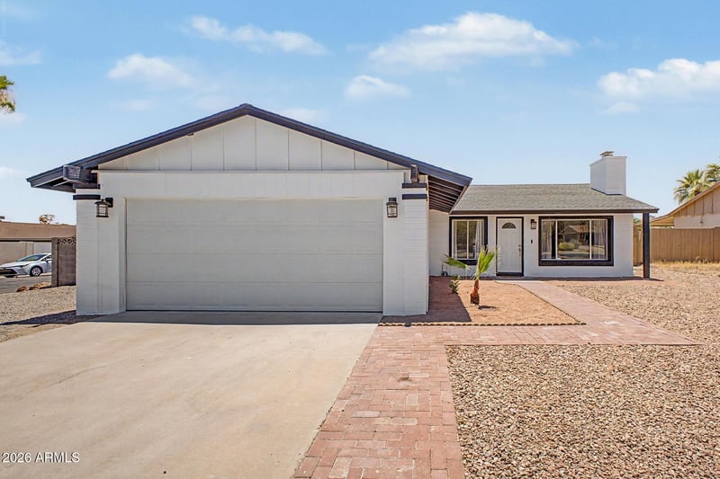 2577 Sweetwater Ave, Phoenix, AZ 85032