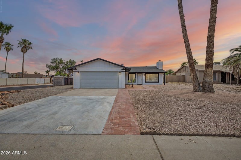2577 Sweetwater Ave, Phoenix, AZ 85032