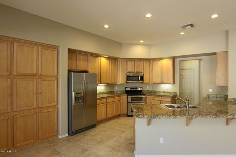 25816 N Fernbush Dr, Phoenix, AZ 85083