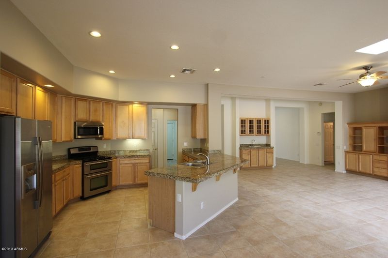 25816 N Fernbush Dr, Phoenix, AZ 85083