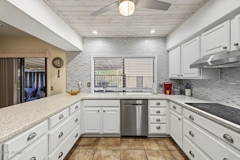 25820 S Saddletree Dr, Sun Lakes, AZ 85248