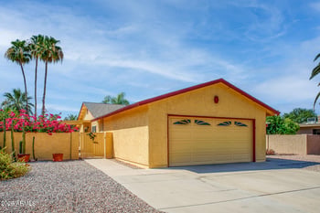 25821 New Town Dr, Sun Lakes, AZ 85248