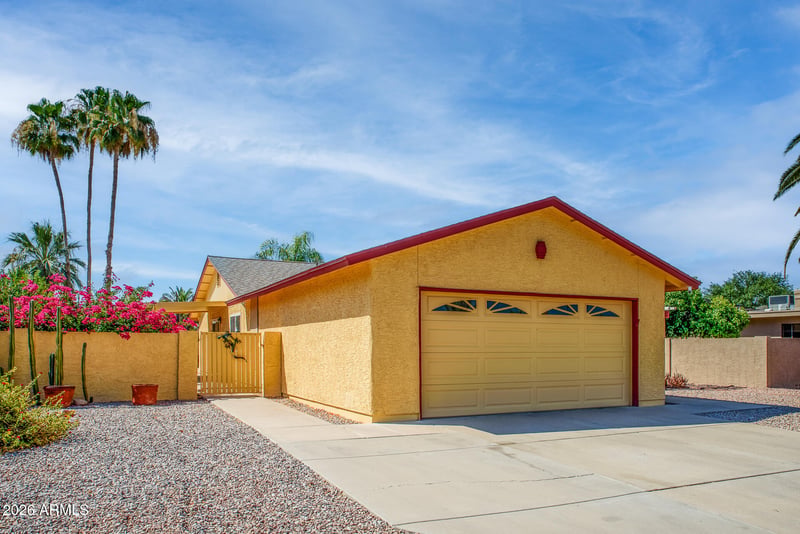 25821 New Town Dr, Sun Lakes, AZ 85248