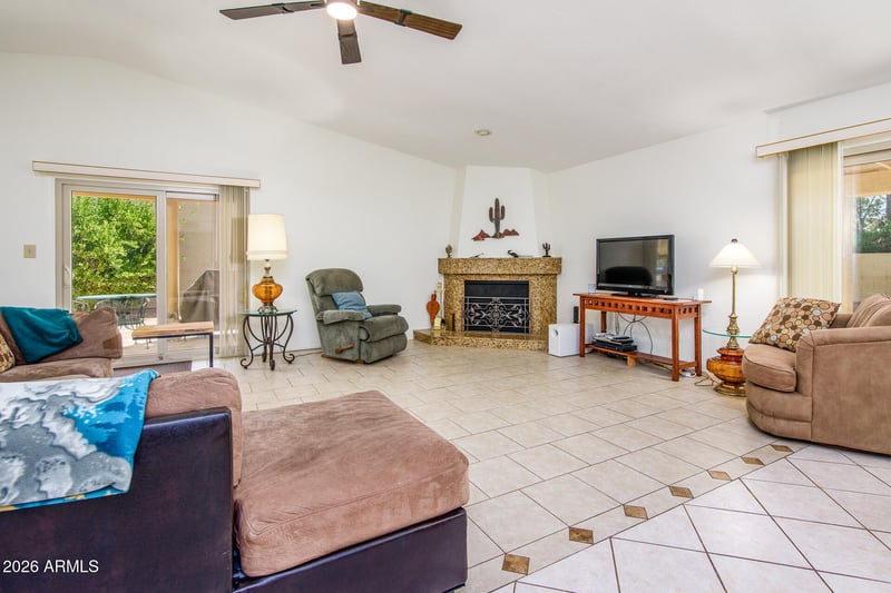 25821 New Town Dr, Sun Lakes, AZ 85248