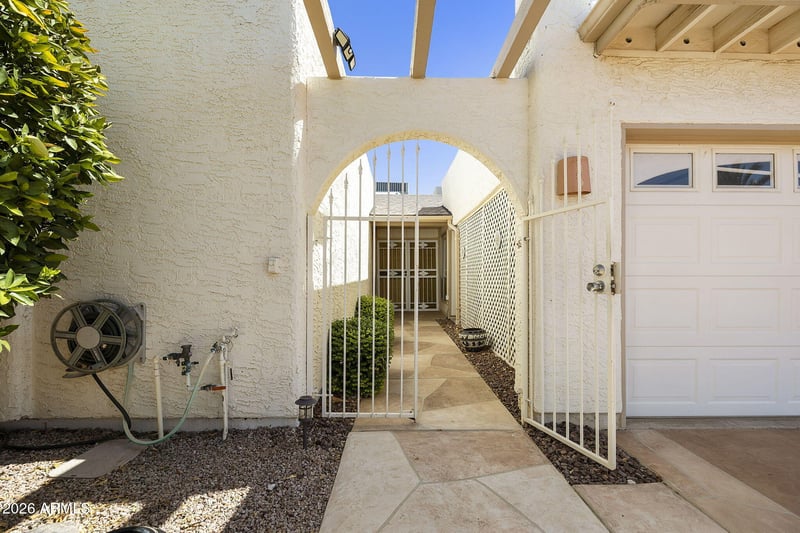 25829 S Howard Dr, Sun Lakes, AZ 85248