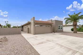 25843 S New Town Dr, Sun Lakes, AZ 85248