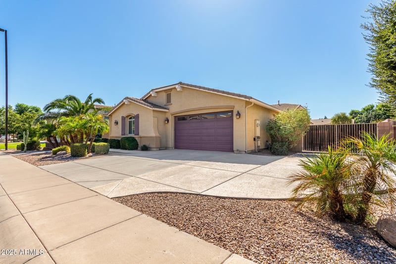 2585 Carob Dr, Gilbert, AZ 85298