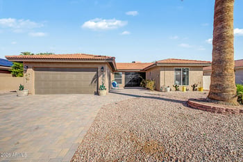 25861 S New Town Dr, Sun Lakes, AZ 85248