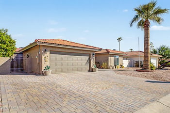 25861 S New Town Dr, Sun Lakes, AZ 85248
