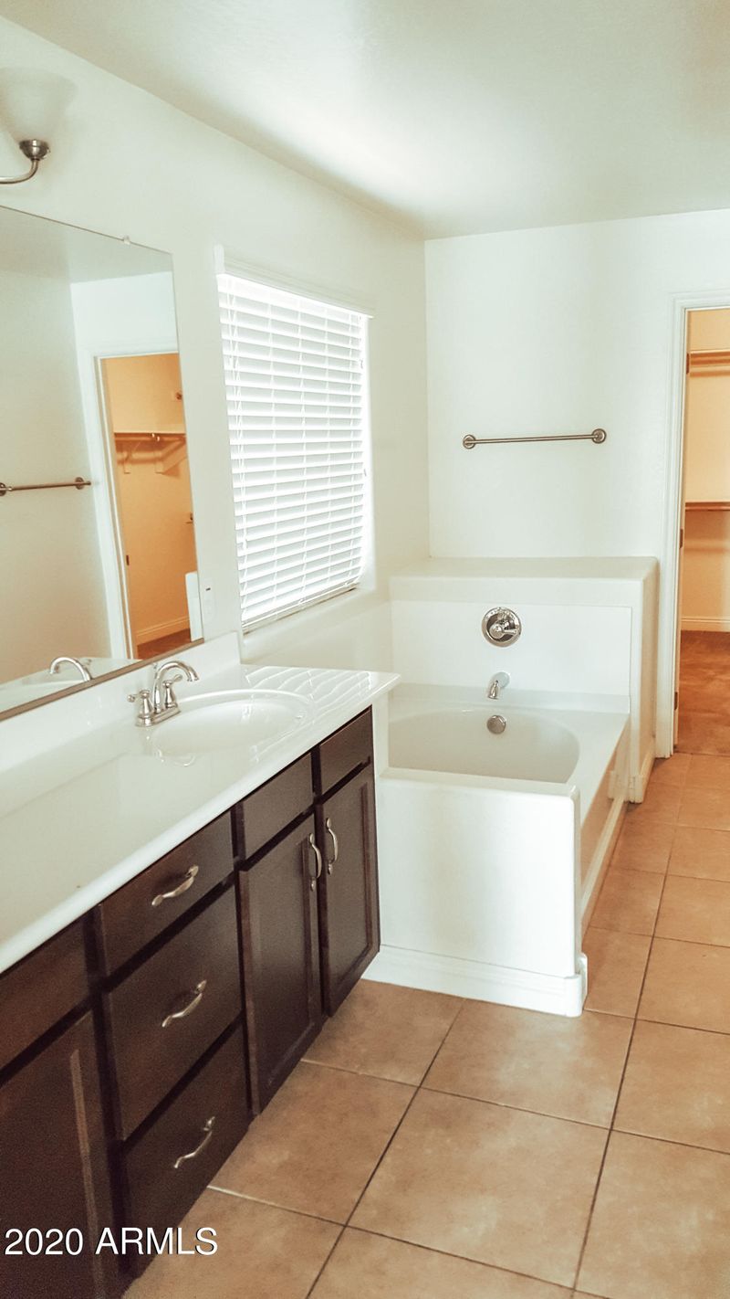 2587 N Riley Rd, Buckeye, AZ 85396