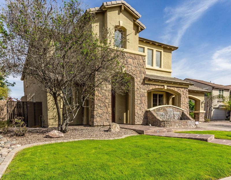 2589 S Roanoke St, Gilbert, AZ 85295