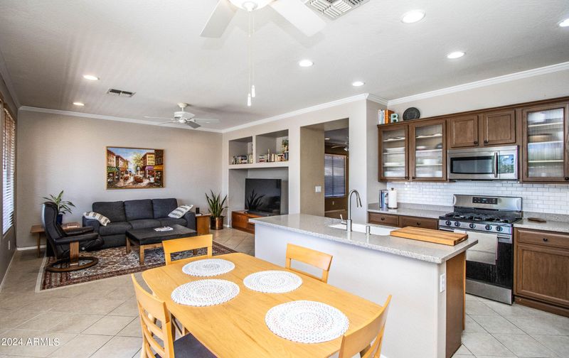 2589 W Kit Carson Trl, Phoenix, AZ 85086