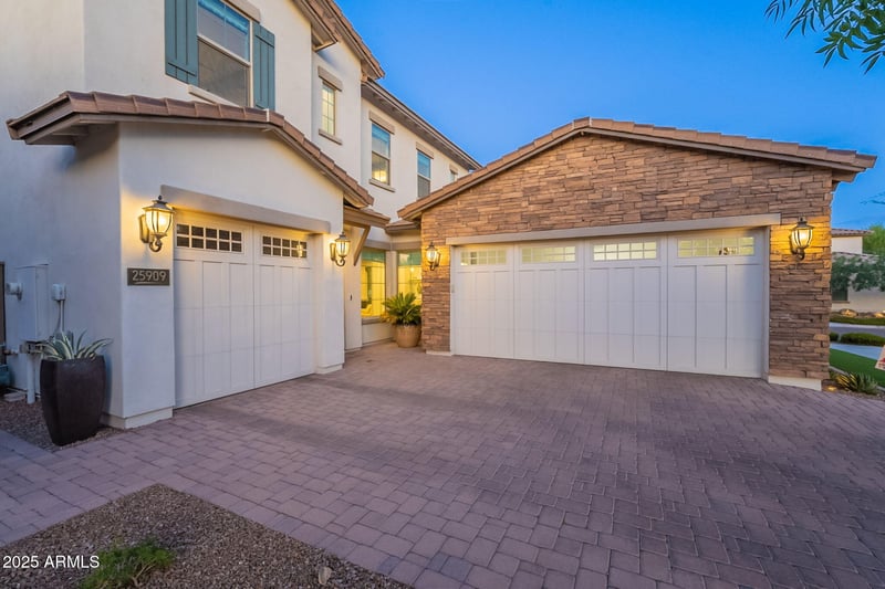 25909 19th Ln, Phoenix, AZ 85085