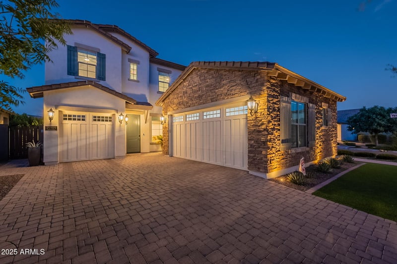 25909 19th Ln, Phoenix, AZ 85085