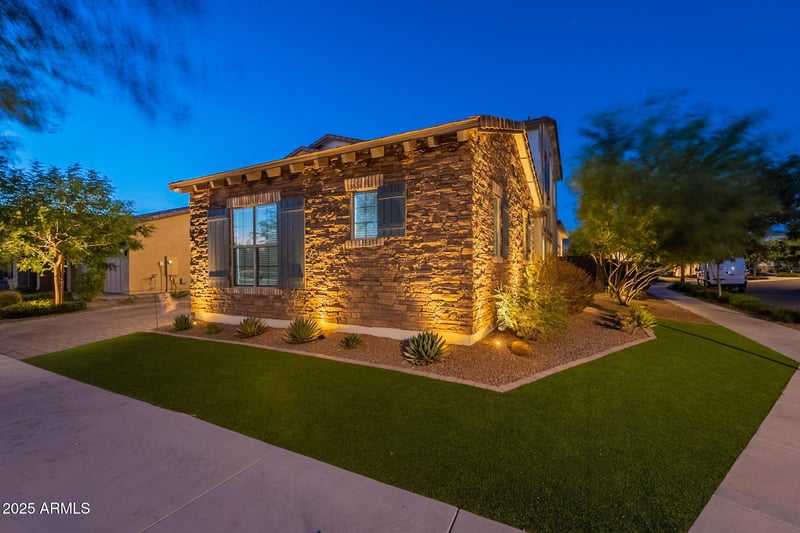 25909 19th Ln, Phoenix, AZ 85085