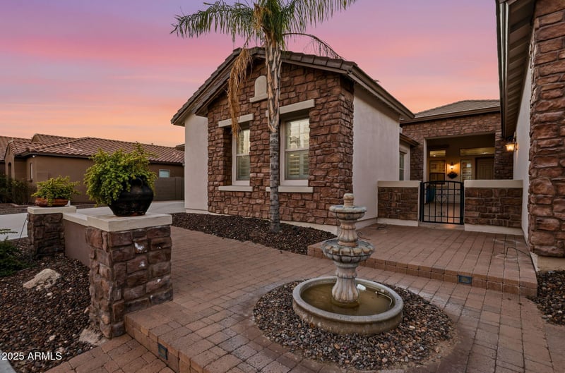 25914 49th Ln, Phoenix, AZ 85083