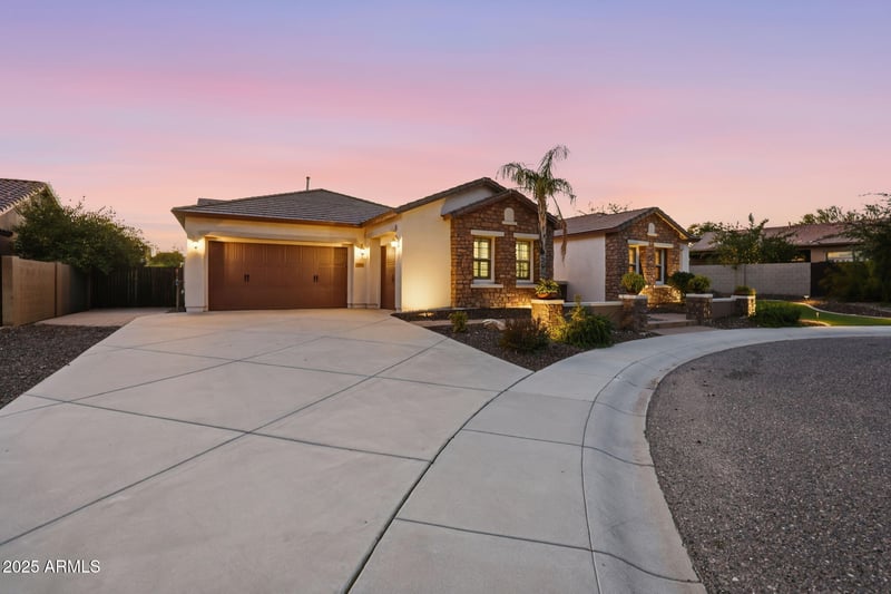 25914 49th Ln, Phoenix, AZ 85083