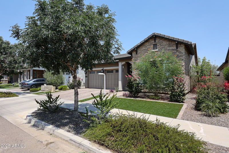 25919 19th Dr, Phoenix, AZ 85085