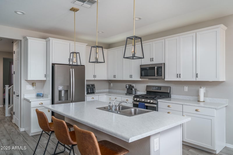 25930 Thornhill Dr, Peoria, AZ 85383