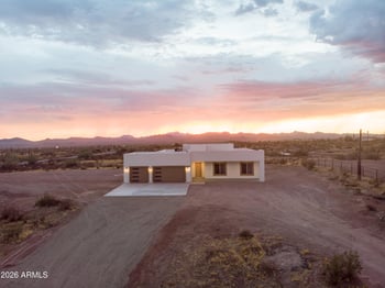 25937 Ravina Ln, Morristown, AZ 85342