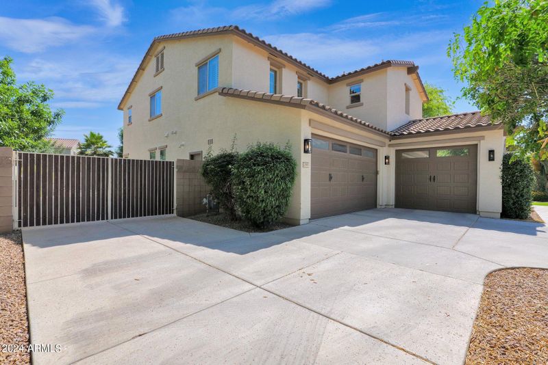 2595 E Carob Dr, Gilbert, AZ 85298