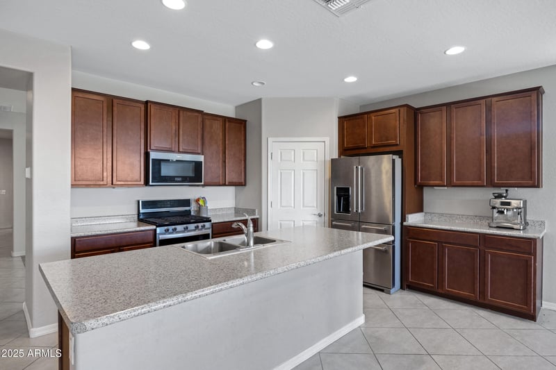 25974 Horsham Dr, Buckeye, AZ 85396