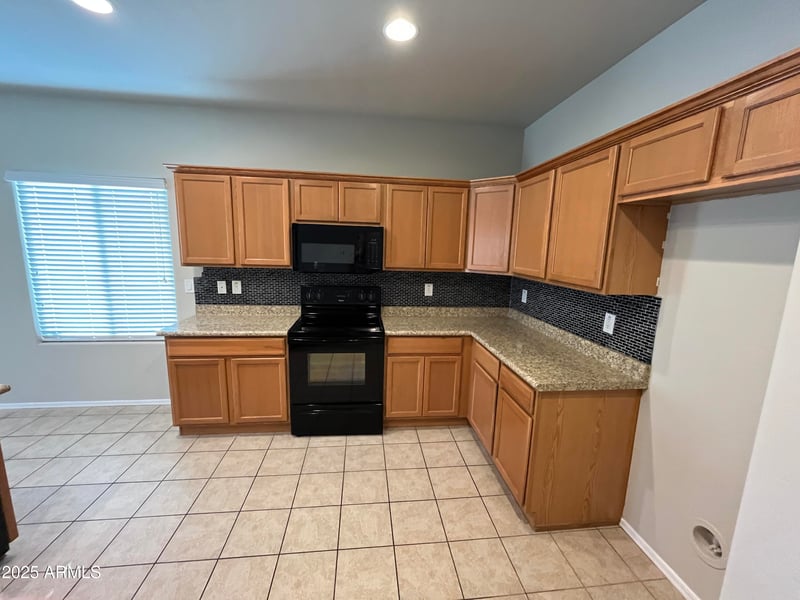 25988 Mohawk Ln, Buckeye, AZ 85396