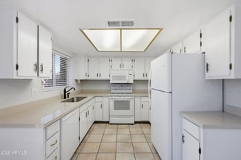 26 Concorda Dr #104, Tempe, AZ 85282