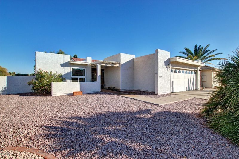 26001 S Foxglenn Dr, Sun Lakes, AZ 85248