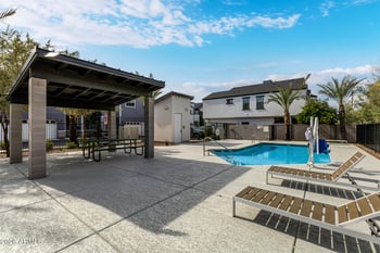 2601 27th St #4, Phoenix, AZ 85008