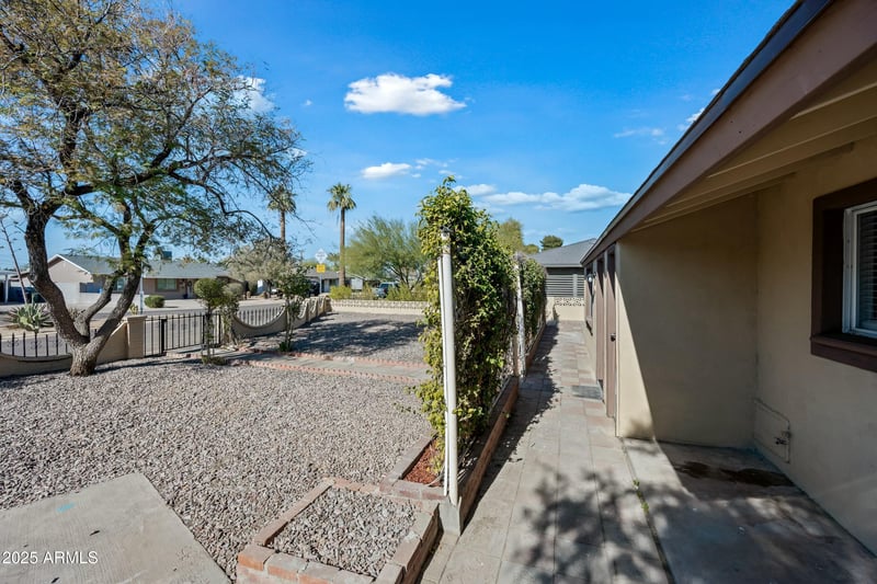 2601 51st St, Phoenix, AZ 85008