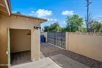 2601 51st St, Phoenix, AZ 85008