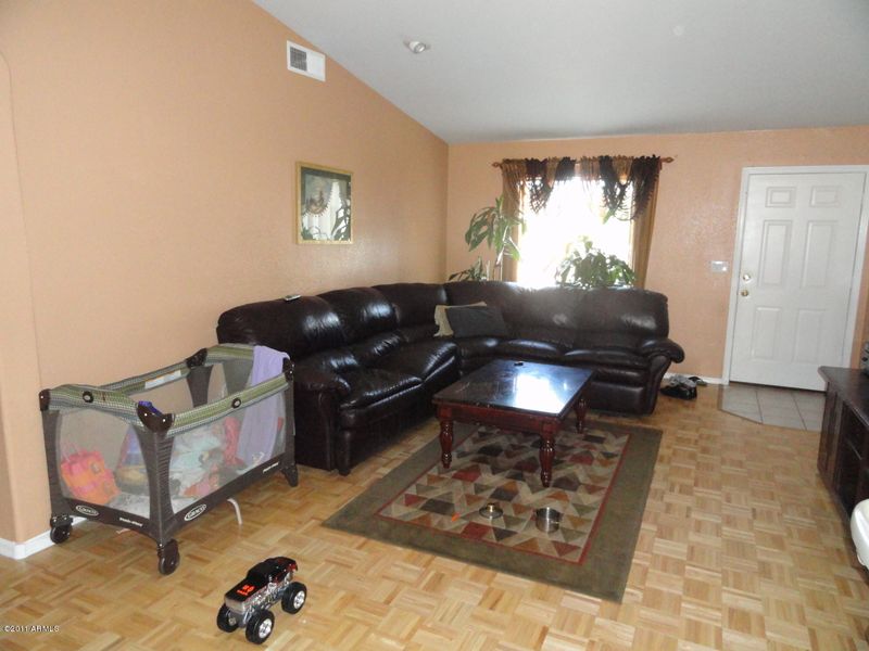 2601 E Helena Dr, Phoenix, AZ 85032