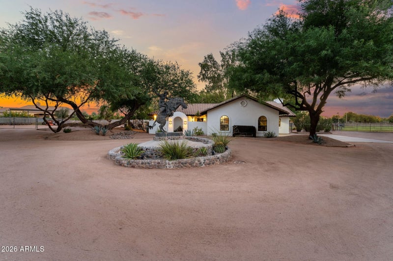 2601 E Mesquite St, Gilbert, AZ 85296