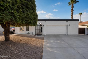 26014 S Brentwood Dr, Sun Lakes, AZ 85248